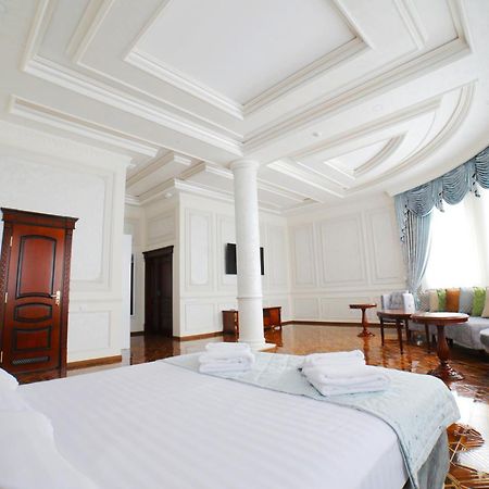 Bravolyuks Hotel Ургенч Екстериор снимка