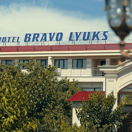 Bravolyuks Hotel Ургенч Екстериор снимка