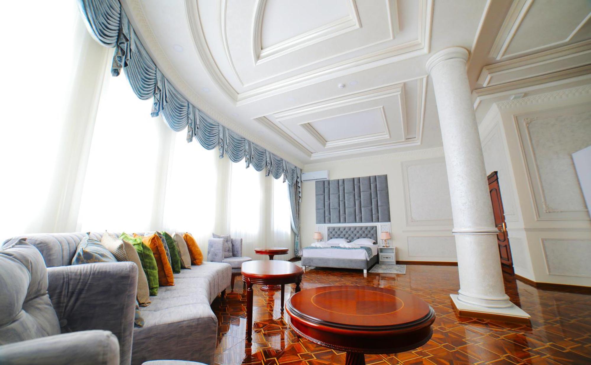 Bravolyuks Hotel Ургенч Екстериор снимка
