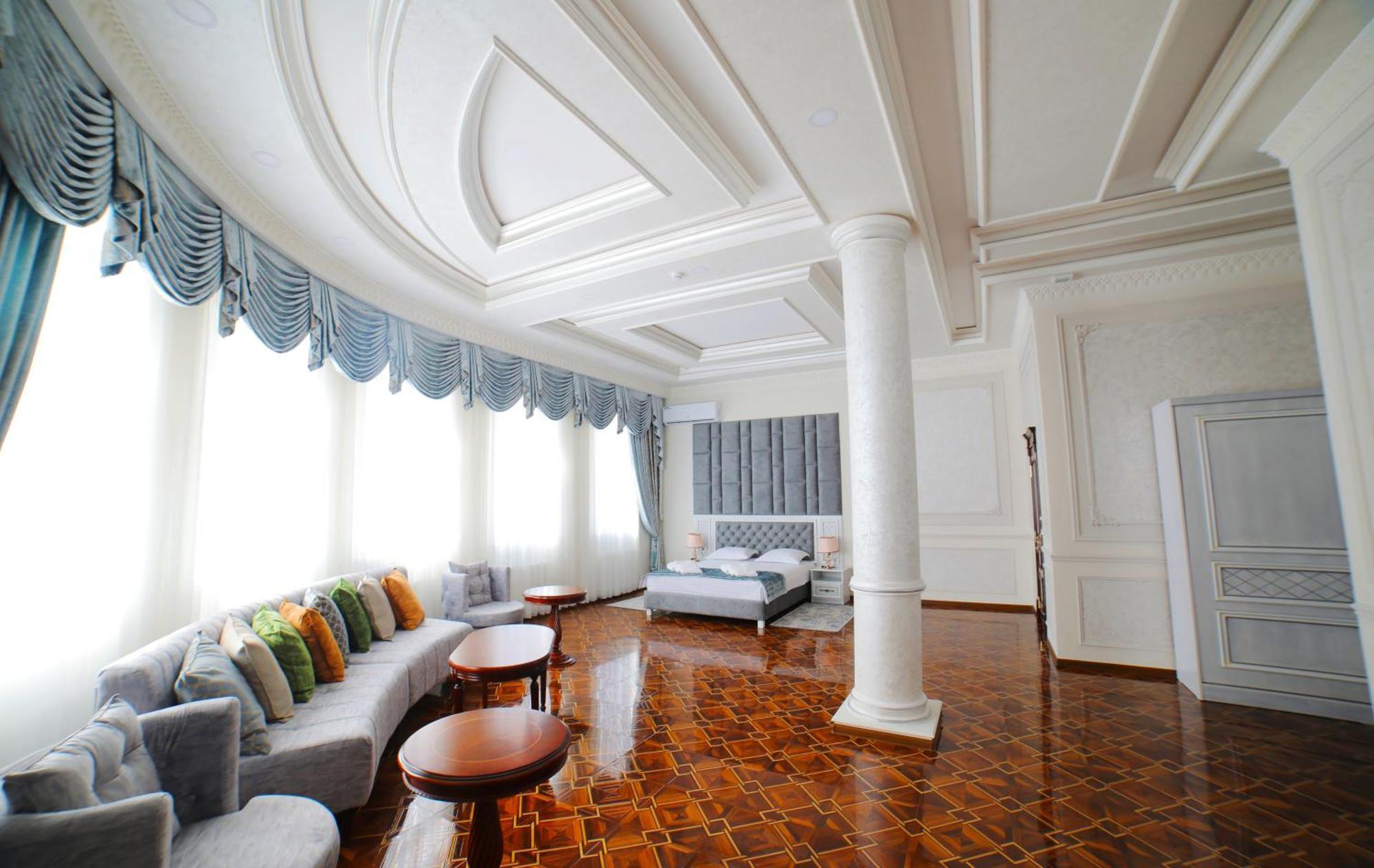 Bravolyuks Hotel Ургенч Екстериор снимка