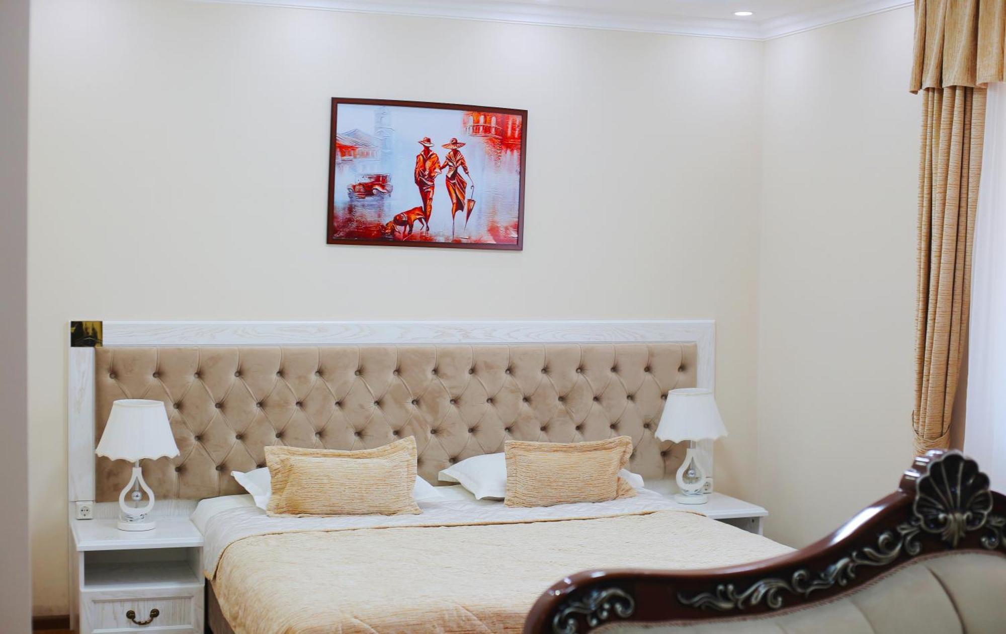 Bravolyuks Hotel Ургенч Екстериор снимка
