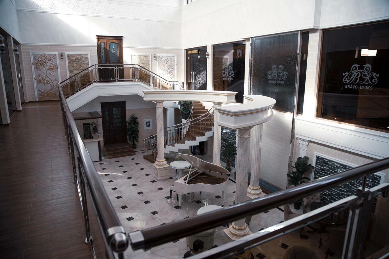 Bravolyuks Hotel Ургенч Екстериор снимка