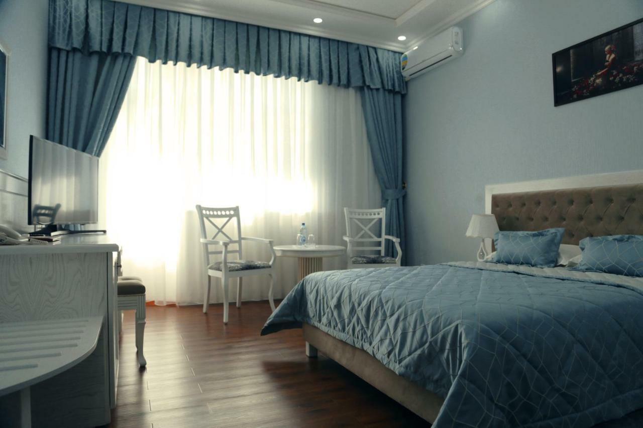 Bravolyuks Hotel Ургенч Екстериор снимка