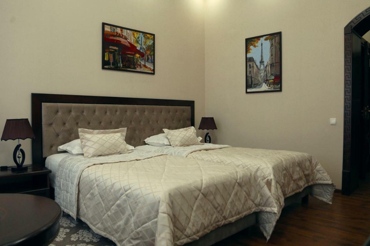 Bravolyuks Hotel Ургенч Екстериор снимка