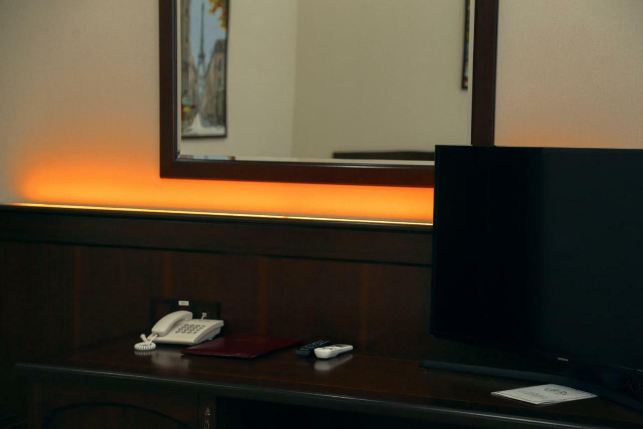 Bravolyuks Hotel Ургенч Екстериор снимка