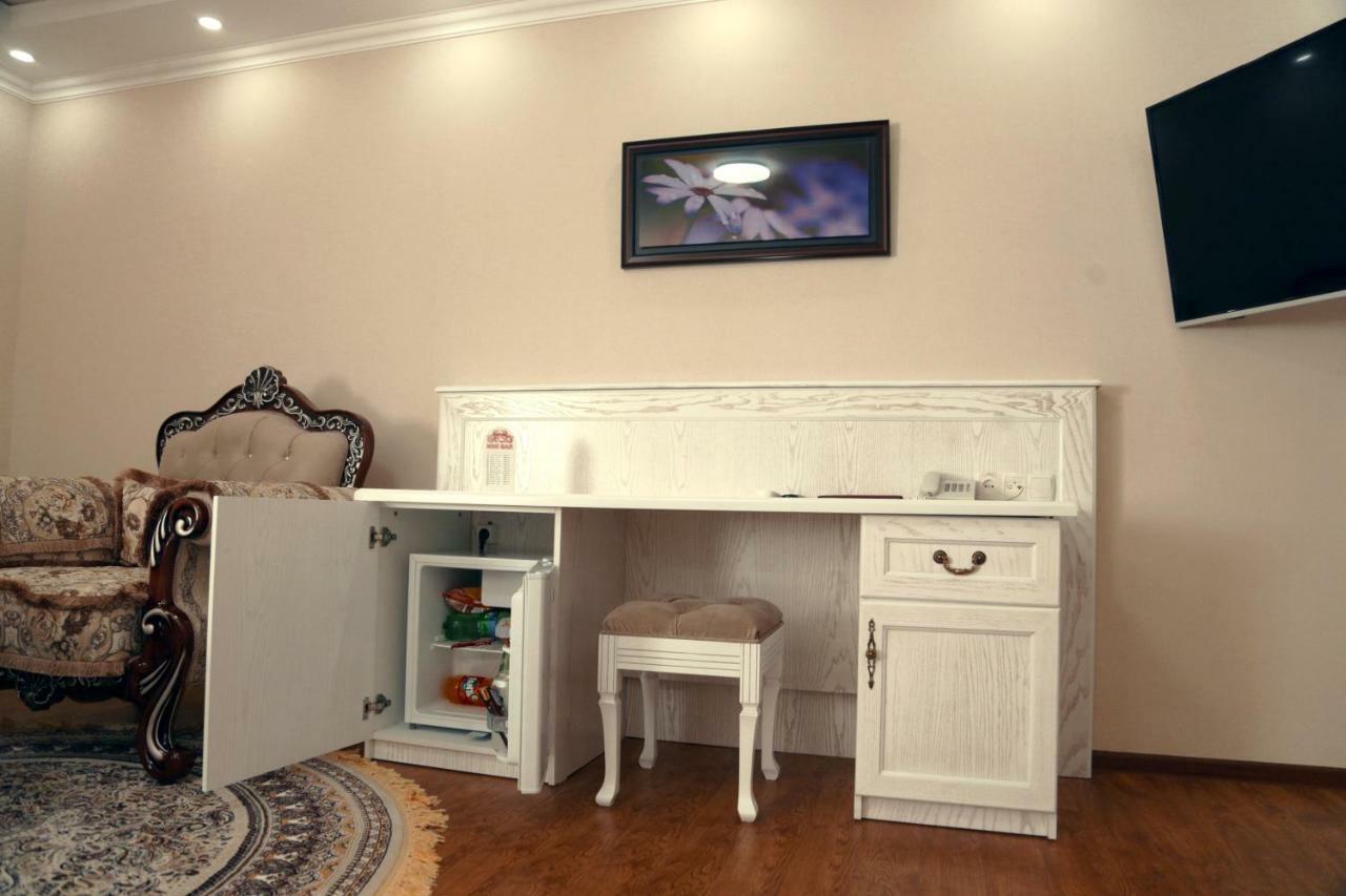 Bravolyuks Hotel Ургенч Екстериор снимка