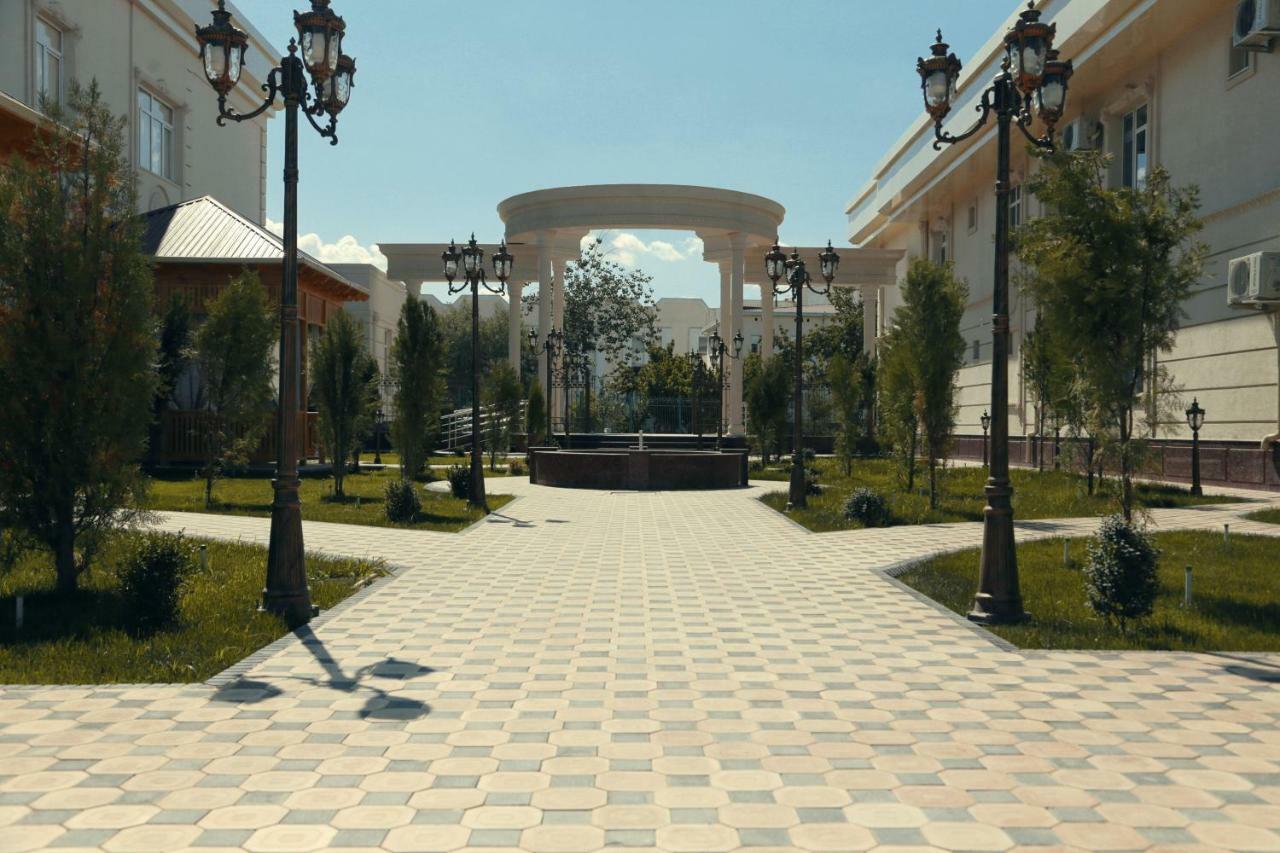 Bravolyuks Hotel Ургенч Екстериор снимка