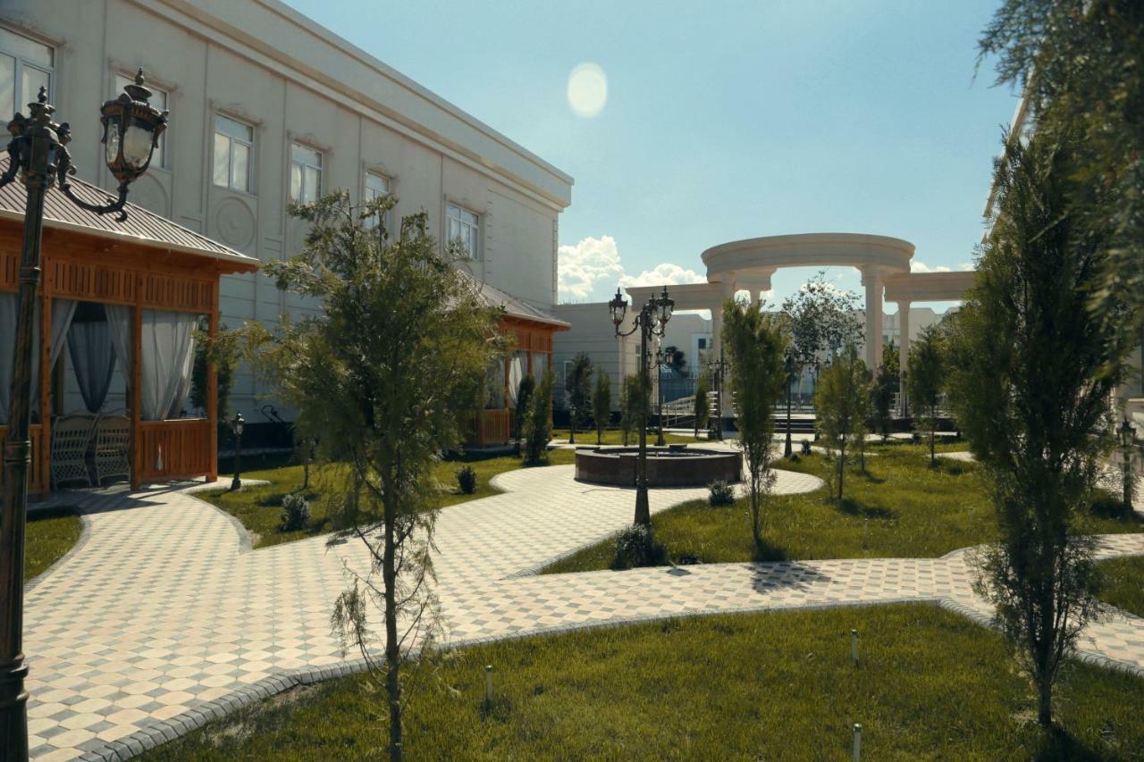 Bravolyuks Hotel Ургенч Екстериор снимка