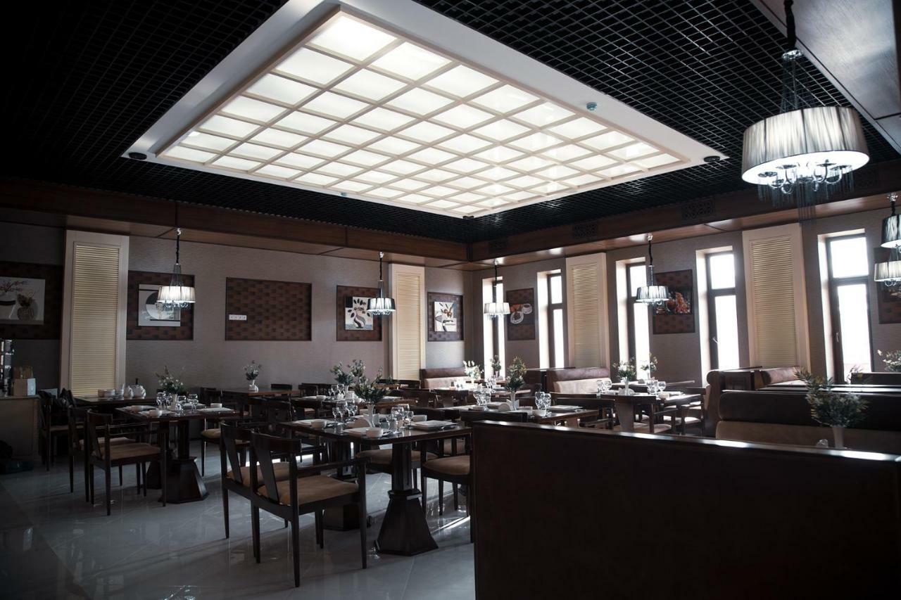 Bravolyuks Hotel Ургенч Екстериор снимка
