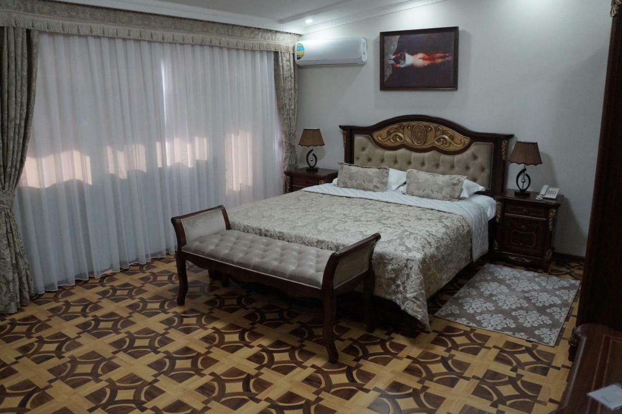 Bravolyuks Hotel Ургенч Екстериор снимка