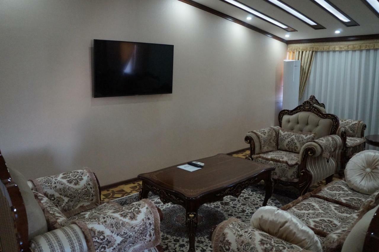 Bravolyuks Hotel Ургенч Екстериор снимка