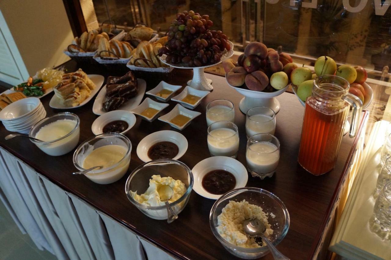 Bravolyuks Hotel Ургенч Екстериор снимка