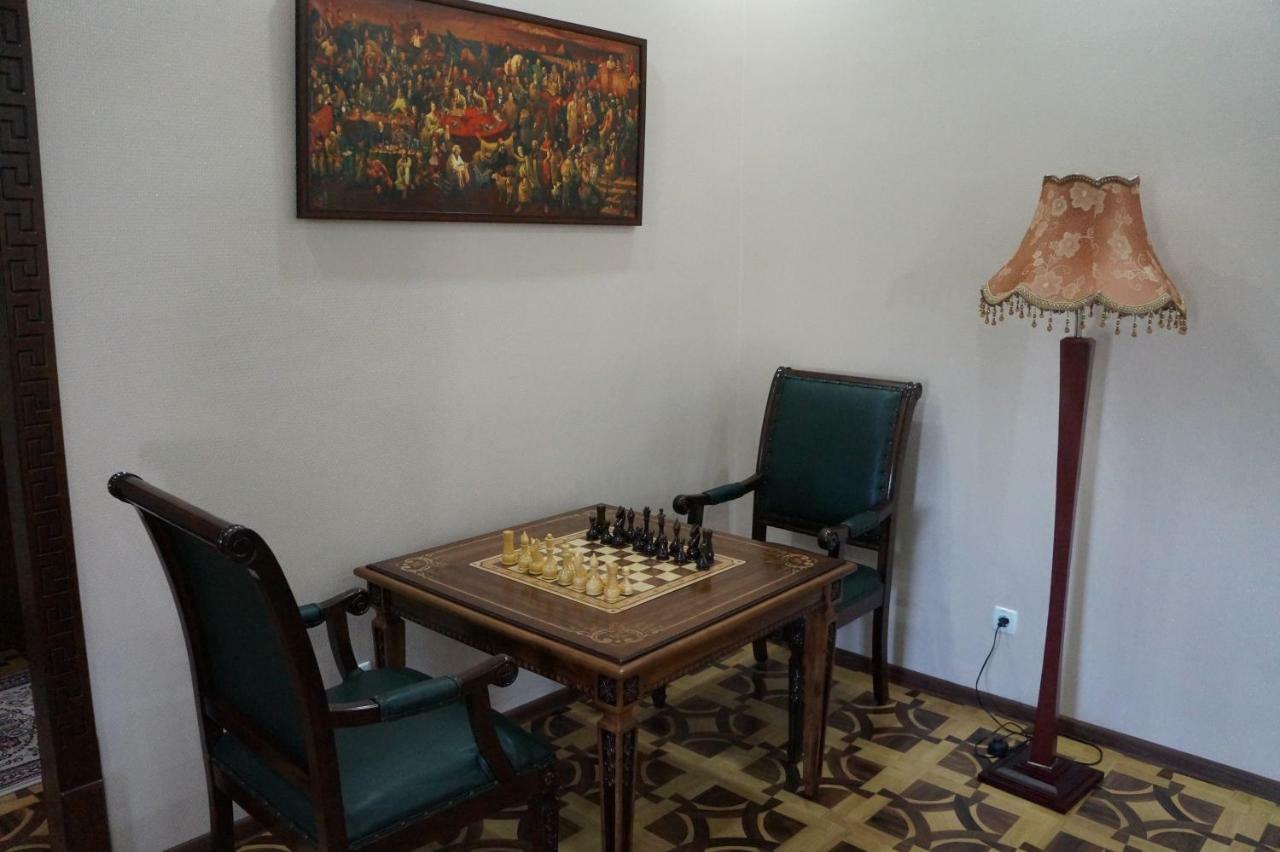 Bravolyuks Hotel Ургенч Екстериор снимка