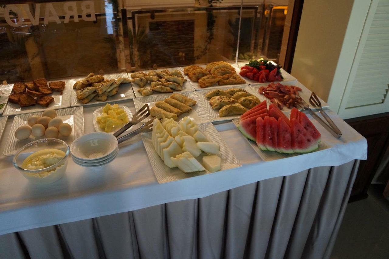 Bravolyuks Hotel Ургенч Екстериор снимка